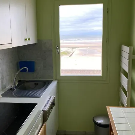 3 Pieces Avec Balcon Et Superbe Vue A Cabourg, Plage A Pied - Fr-1-487-307 Cabourg