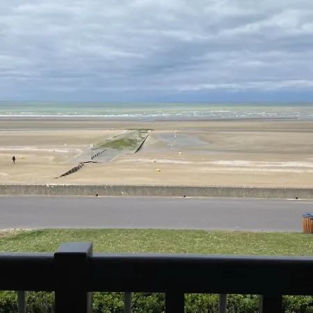 3 Pieces Avec Balcon Et Superbe Vue A Cabourg, Plage A Pied - Fr-1-487-307 Apartment